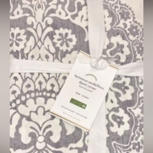 Pottery Barn Lucianna Medallion Twin Duvet Cover Gray White - Picture 1 of 8